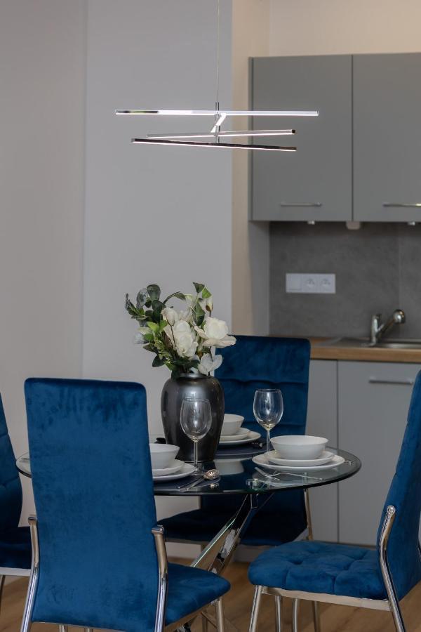 Apartment Avenue Solidarnosci On Wola By Noclegi Renters วอร์ซอ ภายนอก รูปภาพ